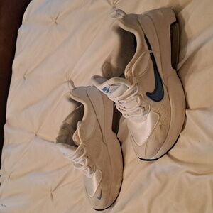 Women's Nike sneakers size 8.5